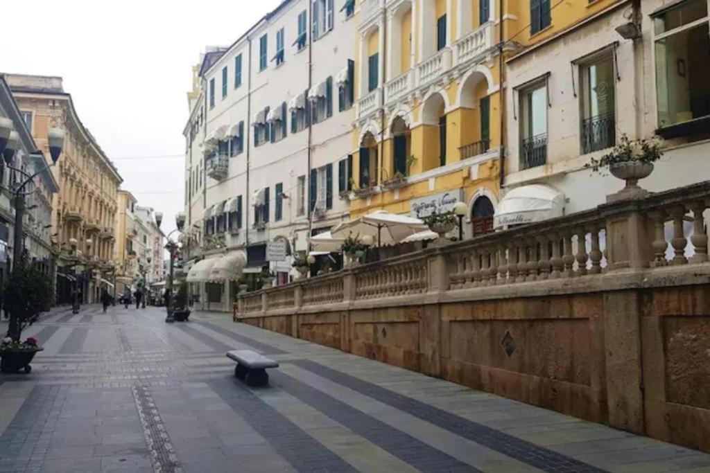 Ampio Appartamento Centrale Sanremo Dış mekan fotoğraf